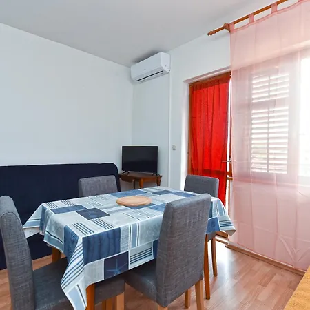 Appartement Goran 2250 *